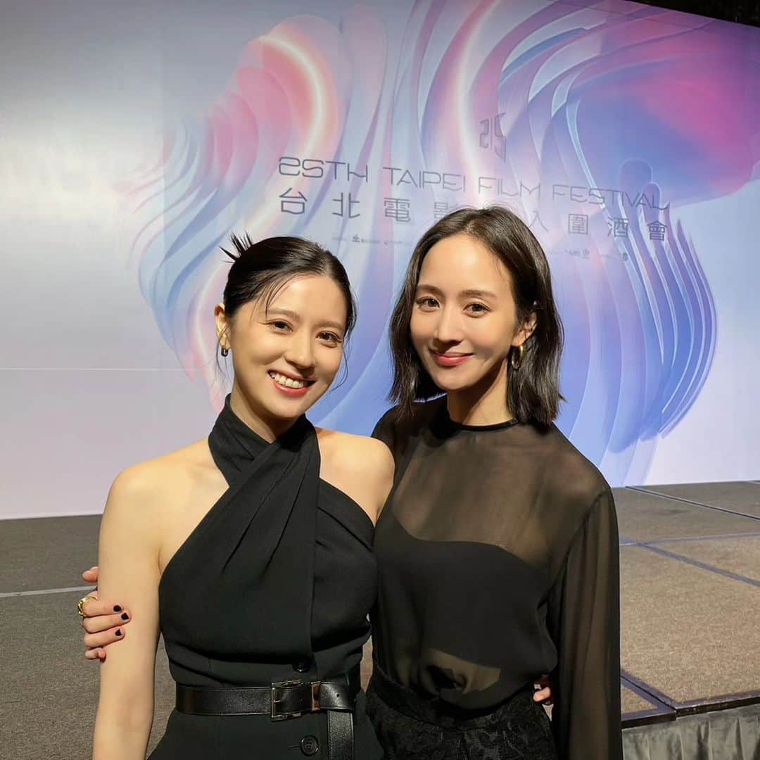 Allison Linさんのインスタグラム写真 - (Allison LinInstagram)「各位！我成功地把我們的c+脫口秀帶到大場面了 ...