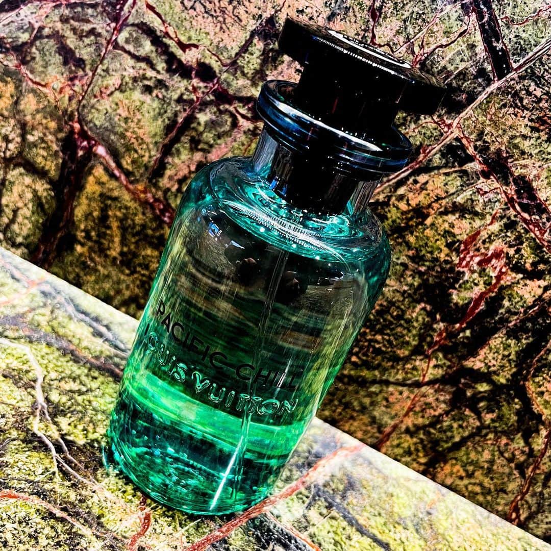 川村壱馬のインスタグラム：「🙏🎁✨  @louisvuitton  #LOUISVUITTON #LVParfums」