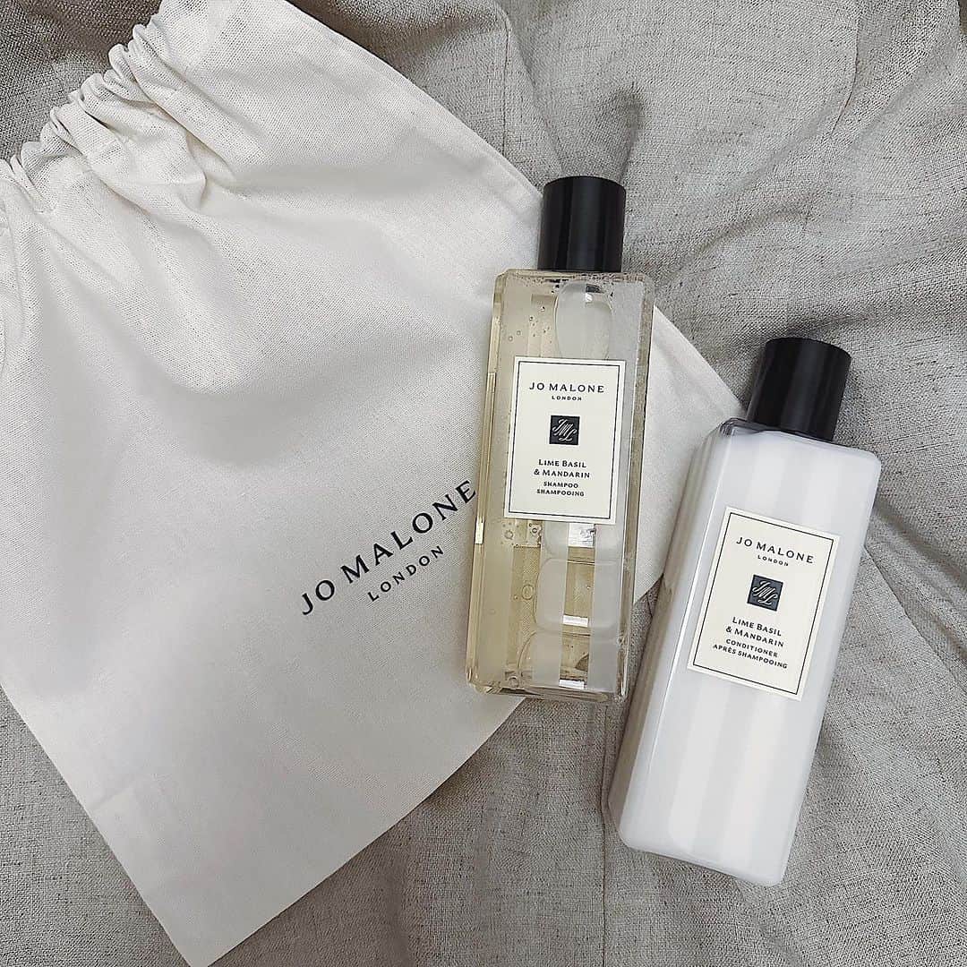 福井千佳のインスタグラム：「. . . @jomalonelondon 🫧 . . . 深呼吸、のみ。 . . . #jomalonelondon」