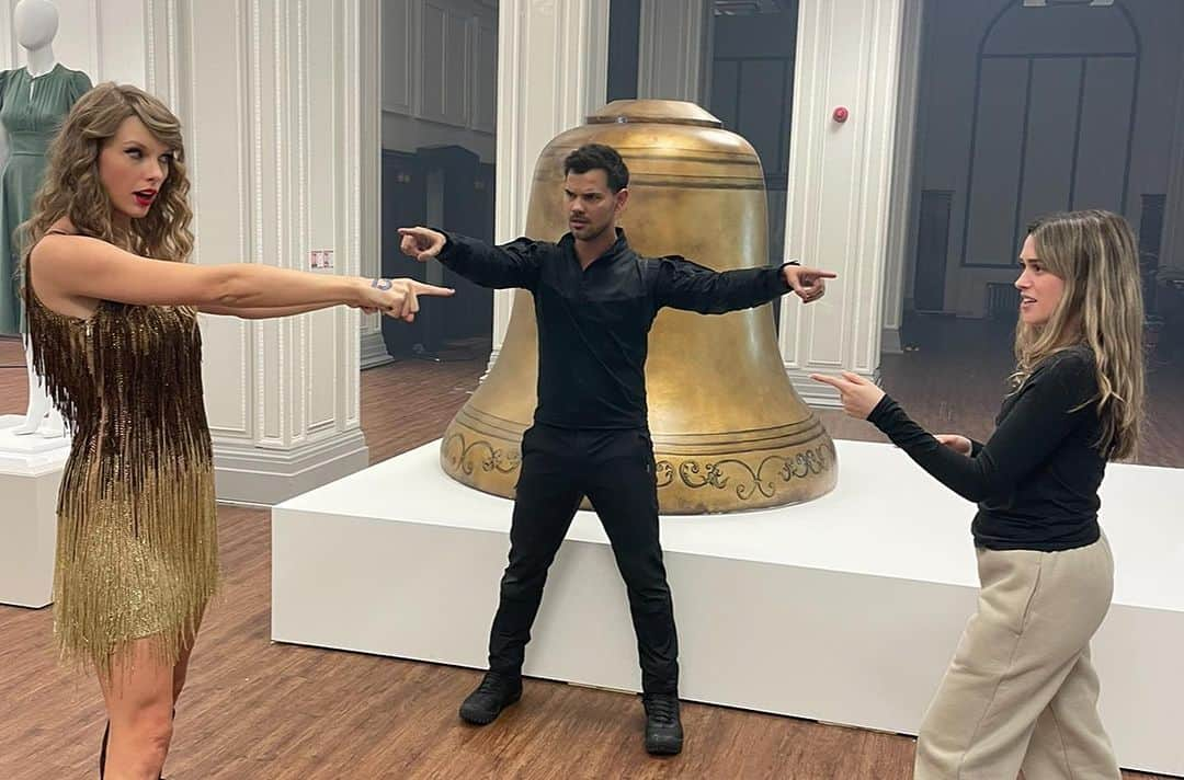 テイラー・ロートナーさんのインスタグラム写真 - (テイラー・ロートナーInstagram)「Secrets out! Tonight was wild」7月8日 14時19分 - taylorlautner