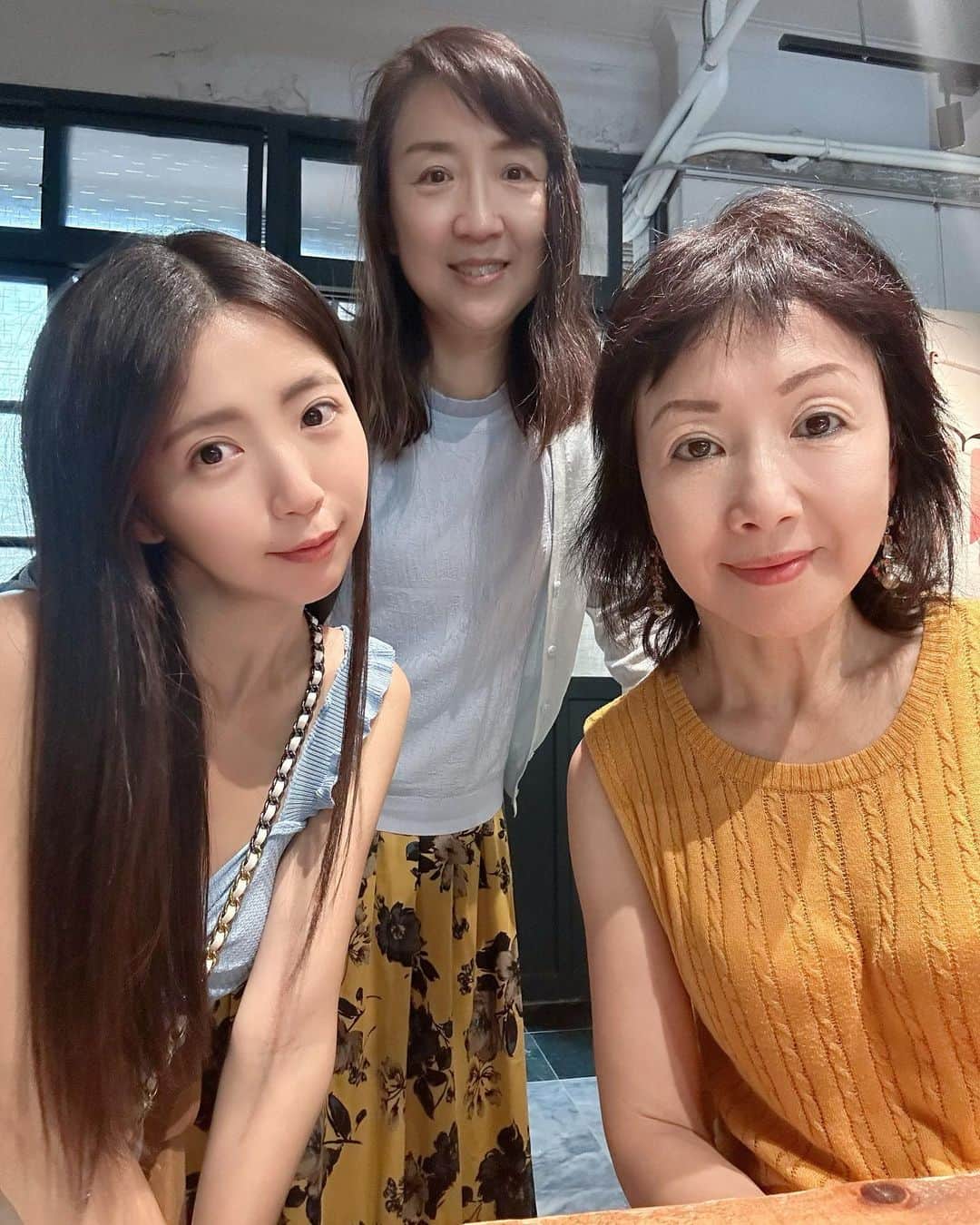 めいのインスタグラム：「-- 朝活🍽️ あなたたち会うため朝からすっぴんデート☺️ 日本から来た友達が台湾で会えるなんて本当に嬉しかった！  一ヶ月3回にこの朝食屋さん食べに来た🤣 1時間並んでも価値があるお店 皆さん台湾の台北に来たら是非試してみてください！ ・ ・ ・　 ・ ・ ・  —  #instapic#日本#写真部#寫真#portrait#사진#朝活#breakfast#커피#ポートレート#japanesegirl#beauty#japan#photo_jpn#朝食#섹시#photo#taipei#フォロー#撮影#model#view#taiwan#tokyo#follow#portraitsedition  早上大素顏就是為了要跟你們約會 千里迢迢從日本過來真的嘰哩呱啦說不停非常開心💕  一個月來吃阜杭豆漿三次的me 不管排多久都要吃的早餐店 歡迎來台灣的台北吃看看☺️」