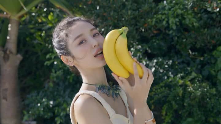 のインスタグラム：「昨年に続き今年も『Doleバナナクイーン』に就任しました✨  そして早速みんなに会えるイベントのお知らせです♡ 8/7にイベントが決定しました🎉 その名も「Dole バナ活部 夏合宿」！ 場所はITOCHU SDGs Studioです。  私の食事についての考え方や バナナをどう取り入れているのか 普段やっているトレーニングについても もちろんお話ししたいと思ってます♡  皆さんにお会いできるの 楽しみにしています🤭💕  ・････━━━━━━━━━━━････・  🍌「Doleバナ活部 夏合宿」イベント詳細🍌 日程：2023年8月7日（月）11:00～12:30（予定） ※10:30～入場・受付開始 会場：ITOCHU SDGs STUDIO 東京都港区北青山2-3-1 Itochu Garden B1F  アクセス： 東京メトロ 銀座線『外苑前』駅 出口 4a より 徒歩2分 東京メトロ 銀座線・半蔵門線・都営地下鉄 大江戸線 『青山一丁目』駅 出口 1（北青山方面） より徒歩5分  【応募詳細】 応募期間： 7月7日（金）-7月13日（水） 応募詳細＆応募フォーム： 特設サイトをご覧ください♡ https://dolesunshine.com/lp/jp/banakatsubu/  #Doleバナ活部 🍌 #Dole」