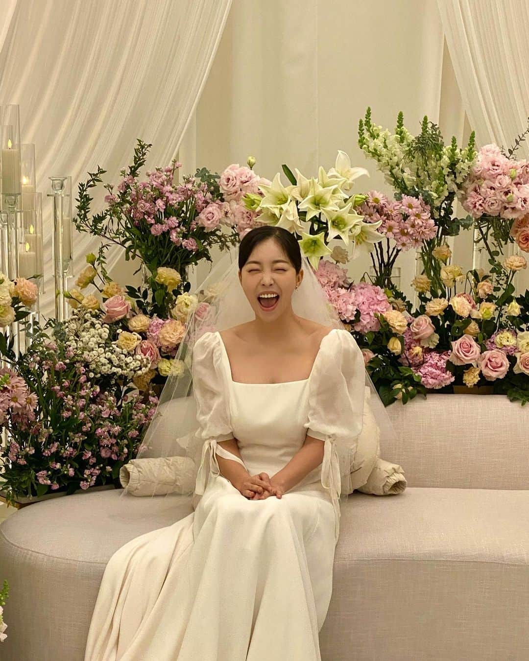 キム・ガウンのインスタグラム：「예!!!🙌 킹더랜드 하는날 👑✨  Photo by @go_wonhee 💕」
