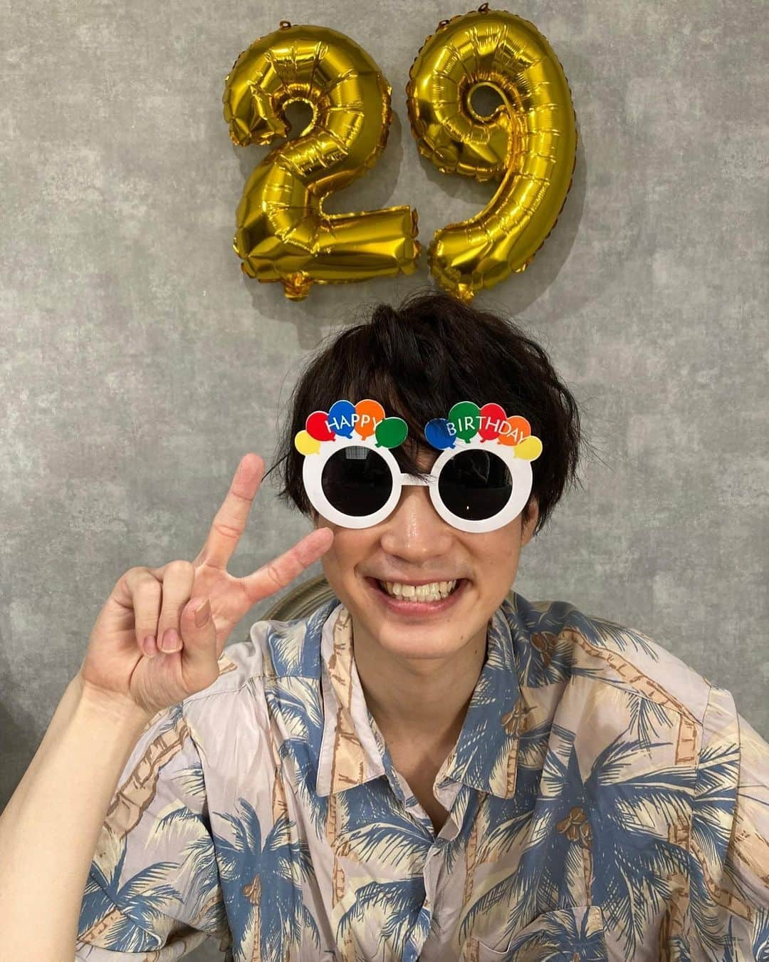 百瀬朔さんのインスタグラム写真 - (百瀬朔Instagram)「誕生日29歳。 #ラスト20代 #どうだろう #思い描いていた #30歳に #なれるだろうか #髪 #水色 #の時ありました #楽しみます #20代ラスト」7月8日 14時47分 - momose.saku.official