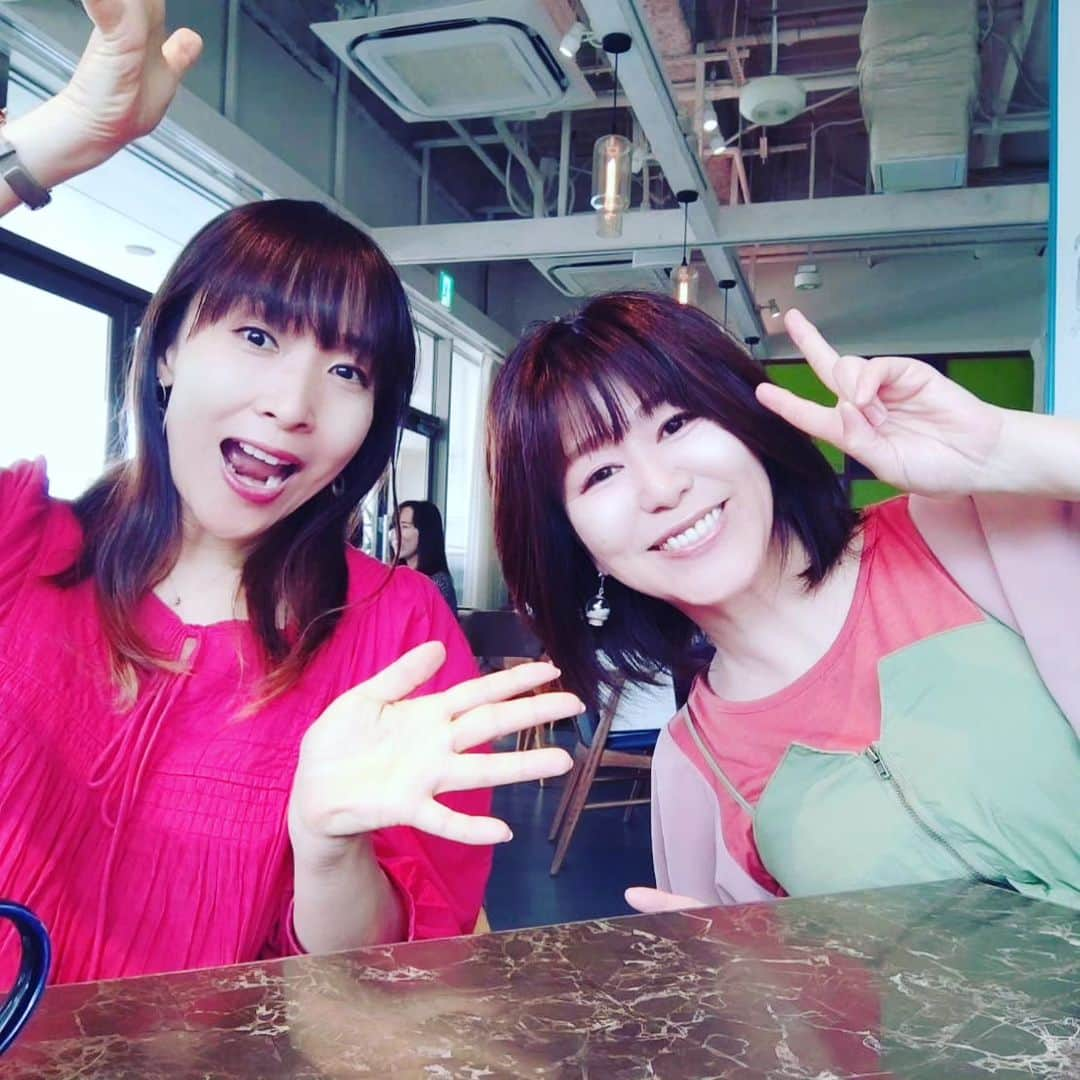 atsukoのインスタグラム：「今日はちっひーさんと 久しぶりのランチ！！  #angela_jpn #animesong #ランチ」