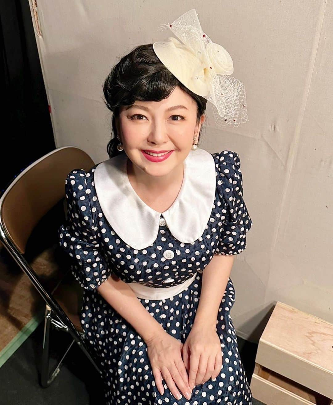 南野陽子のインスタグラム：「い、ろ、はっ‼️ 相変わらずの雨ですが、元気に行きましょう🤗  📻KBCラジオ「サタデーミュージックカウントダウン」 7月8日(土)15:00〜15:20  📻KBCラジオ「サトコノヘヤ」 7月16日(日)8:00〜8:30  🎭 博多座 松尾波儔江 三十三回忌追善  『泣いたらあかん』 チケット販売中 2023年7月1日(土)〜7月23日(日) https://www.hakataza.co.jp/sp/lineup/202307/naitaraakan/index.php  💿「南野陽子SUPER HIT」主要高速道路サービスエリアにて販売中 ¥2,096(税込)  🎞️ 映画 ネメシス 黄金螺旋の謎 豪華版 通常版Blu-ray & DVD 円盤化 特典 9月6日(水)発売予定  📖集英社　南野陽子写真集「FLOWERS Another edition」週プレグラジャパン！ほか主要電子書店にて販売中  📻 文化放送「須田慎一郎 南野陽子の 誰にもわかる"経済学"」 毎週土曜日 1 7 : 3 0 ～ 1 7 : 4 5   #7月 #サタデーミュージックカウントダウン #サトコノヘヤ #南野陽子SUPER HIT #集英社 #FLOWERS Another edition #ラジオ #映画 #ネメシス黄金螺旋の謎 #舞台 #泣いたらあかん #博多座 #南野陽子 #nanno」