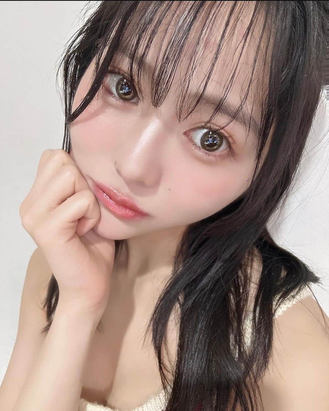 上水口姫香のインスタグラム：「くるくるハーフちゅいん‪💗ろりひめめ👻  姫のハーフちゅいん好きですか？  凄い最近お肌の調子が良くてメイクのりがよい！！✨  東京中央美容外科渋谷東口院 @tcb.shibuyahigashi の倉島先生 @tcb_kurashima_futae に 施術してもらったTCB式小顔美肌再生のおかげですっっ  #東京中央美容外科 #東京 #渋谷 #PR #糸リフト #小顔整形 #TCB式小顔美肌再生 #ハーフツイン」