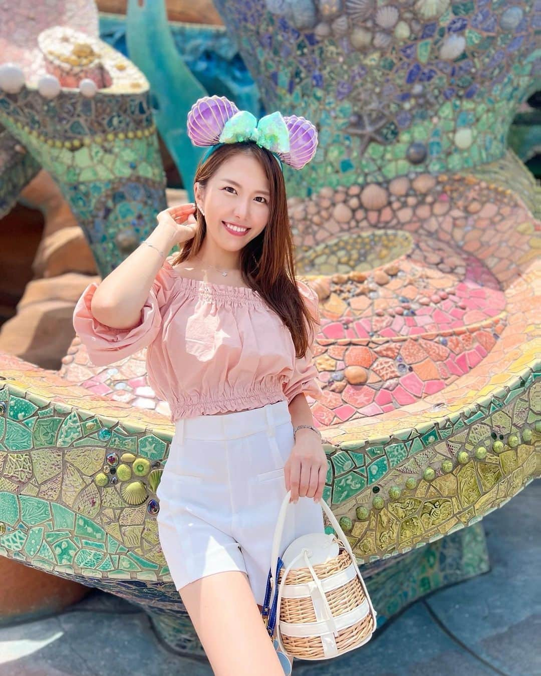 武田奈津美さんのインスタグラム写真 - (武田奈津美Instagram)「* Disney40周年🐭🏰🤍 せっかくなので SeaとLandの2days Disneyへ🤍  グッズやごはんも色々40周年イベントカラーになってて楽しかった🥰 何歳になっても夢溢れてて幸せな気分になれる素敵な国！ いつか親子3世代で来たいです🤫  #disney #disneysea #disneyland #miracosta #ディズニー #ディズニーシー #ミラコスタ #ディズニーランド #ディズニーランド40周年 #東京ディズニーシー」7月8日 16時25分 - _natsumitakeda_