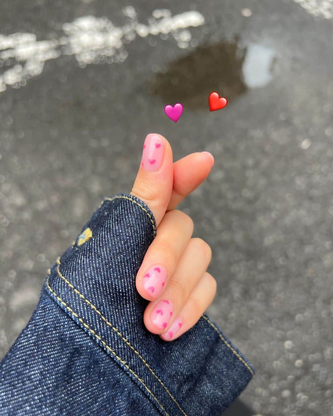 伊藤ニーナのインスタグラム：「ハートあげる🫰❤️🩷🌈  ThankYou @noriho_nail」