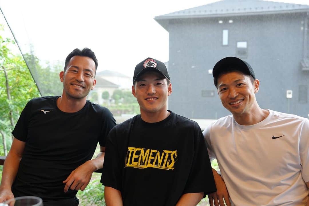 吉田麻也のインスタグラム：「BBQ🍖 Old friend is still good shape!🍢⭐️」