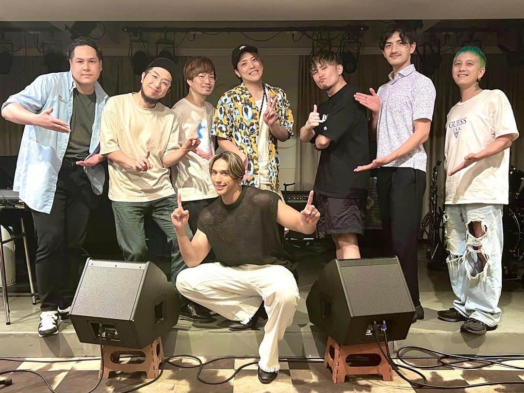 Nosukeのインスタグラム：「2023.7.7 GINZA Lounge ZERO  @toumarose_official  「薔薇バラードvol.7」  @joemiura  @ryo_asbestagram  @fuji_things  @asataku_things  @gaku_things  @t0kir0  @nosukedrummer  #當間ローズ #薔薇バラード   #cajon #schlagwerk #sabiancymbals #nosuke」