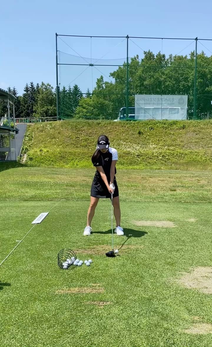 河本結のインスタグラム：「. 1w🐦‍⬛ 感覚が少しずつきてて、ワクワク。 . #ドライバー #driver#1w #ゴルフ #golf#golfswing」