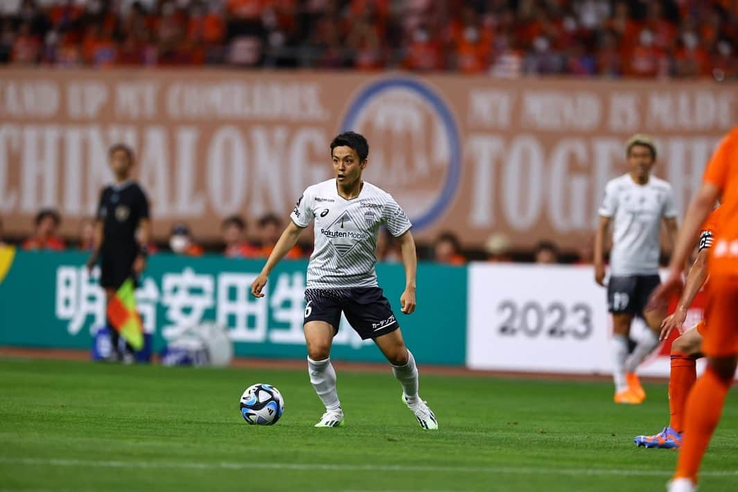 齊藤未月さんのインスタグラム写真 - (齊藤未月Instagram)「. Great 3 points!!!  #visselkobe  #楽天モバイル #一致団結 #16」7月8日 17時51分 - mitsukisaito