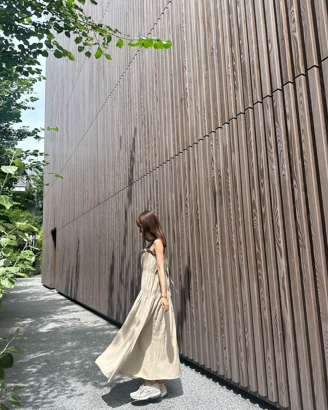 前田希美（まえのん）さんのインスタグラム写真 - (前田希美（まえのん）Instagram)「今日も暑い～ いつまで暑いんだろうか。 毎年10月くらいまで全然暑かったりしますよね︎☺︎  のんは昔から、秋と冬が好きなので 早く寒くならないかな～とか思ってます。  でも夏服もかわいいから 最近は夏も好き。  みんなの好きな季節は？  POPUPで大人気だった キャミワンピ👗ベージュも可愛いのです。  スニーカー合わせもお気に入りです。   #のんの私服 #code #fashion #ootd  #nwith #nwithstyling」7月8日 17時56分 - maeda_nozomi