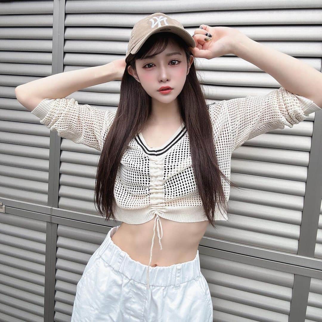 Raniのインスタグラム：「summer☀️🌴🌺✨  #spoty #fashion #ootd #newera #capgirl #cap #twenty #happy #nagoya #tokyo #idol #selfie #wego #bodymake #makeup」