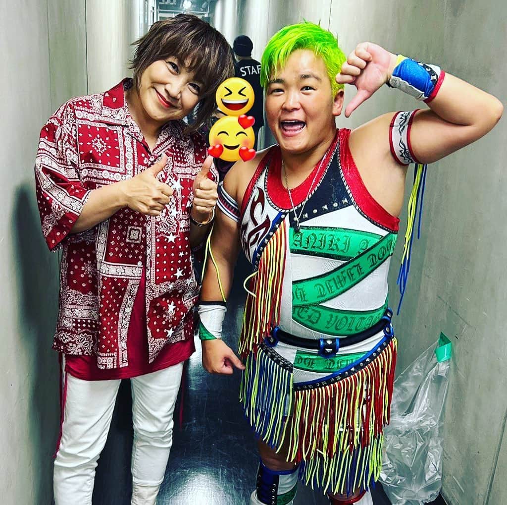 水波綾のインスタグラム：「嬉しすぎてヤバい😭✨  #tjpw #tjpwSSP23 #水波綾 #ryomizunami #ANIKI🕶️ #松本梨香 さん #ポケモン #サトシ」