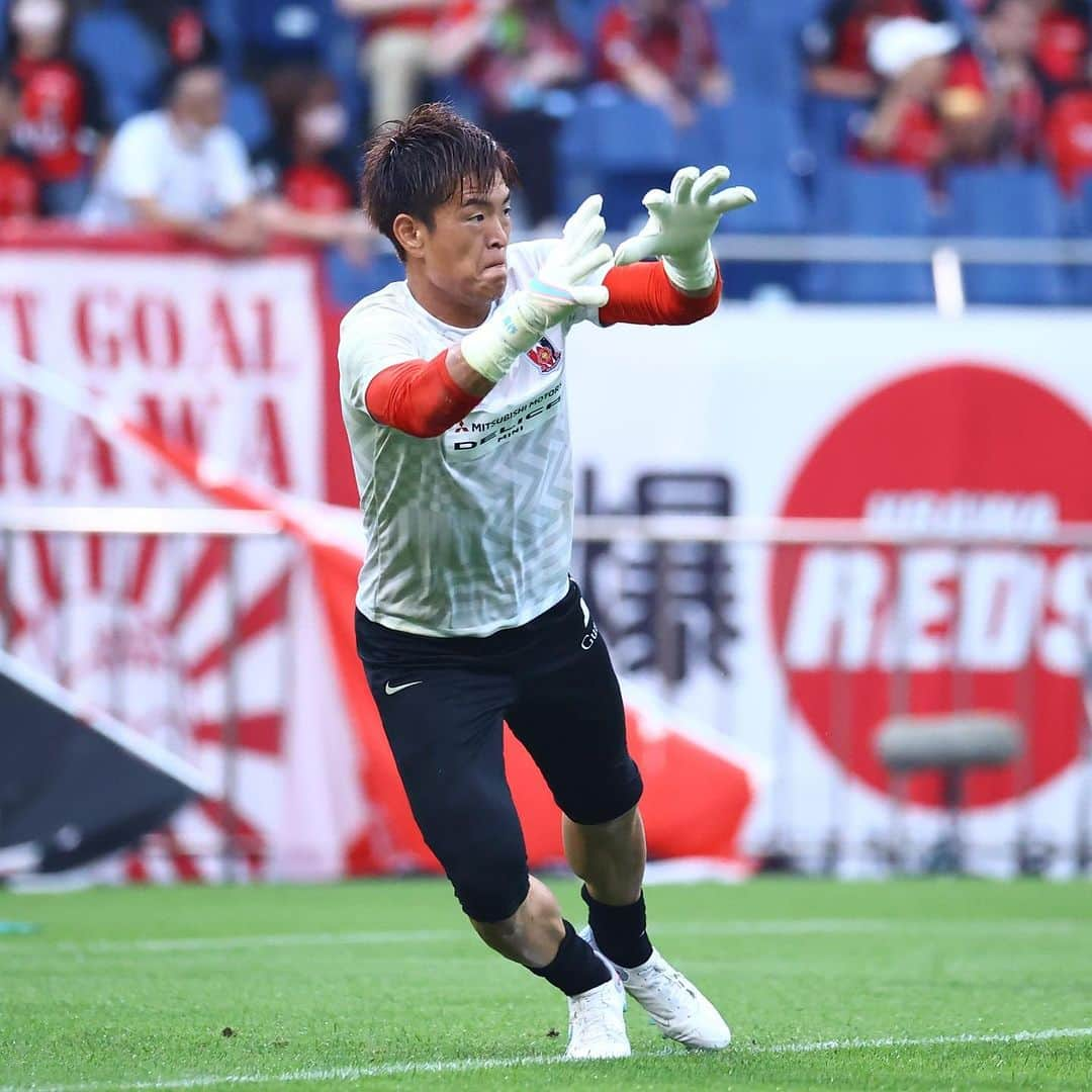 浦和レッドダイヤモンズさんのインスタグラム写真 - (浦和レッドダイヤモンズInstagram)「Warming Up‼️  vs FC東京(19:03・埼玉スタジアム)  #興梠慎三 #酒井宏樹 #伊藤敦樹 #西川周作 #安居海渡 #アレクサンダーショルツ #髙橋利樹 #urawareds #浦和レッズ #WeareREDS #Jリーグ #サッカー」7月8日 18時45分 - urawaredsofficial