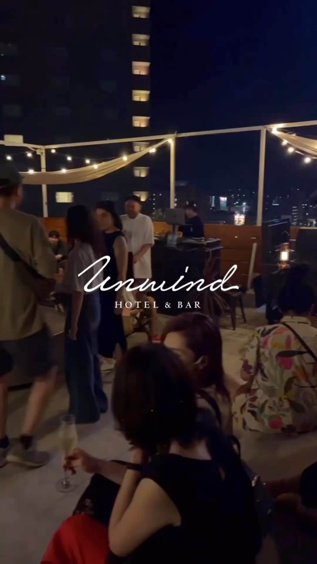 のインスタグラム：「Next Saturday！！ 7/15(Sat) Rooftop Terrace Event 最上階のバーとルーフトップにて地元DJとのコラボイベント！ 心地よい音楽とオリジナルのドリンクとフードでゆったりお過ごしください！  スペシャルゲストは DJ KAZYANIGHT @kazyanightchan  DJ MAXXXINE @dj_max.x.xine87  DJ 小次郎 @kuroko0302   UNWIND HOTEL&BAR SAPPORO ～Cozy Summer Festival 2023～ ⁠ 【開催日時】7月15日（土）17:00 ～23:30（LO23:00）⁠ 【開催場所】UNWIND HOTEL＆BAR 札幌 10F　BAR IGNIS⁠ 【料金】入場無料⁠（ご来店時にドリンクメニューのご購入をお願いいたします。） ※悪天候の場合は一部内容を変更する場合がございます。⁠ ※お車でお越しの場合は近隣の有料駐車場をご利用ください。  #explorelively #unwindhotelandbar #unwindhotelandbarsapporo⁠  #ペンドルトン  #pendleton  #薪ストーブのある暮らし #ログハウス #ロッジ  #札幌ホテル #北海道ホテル #bbq #パーティ #イベント #クラフトビール #焚き火 #ルーフトップバー   #hotel #hokkaido #trip #hokkaidosgram #hokkaidolikers #japantrips」