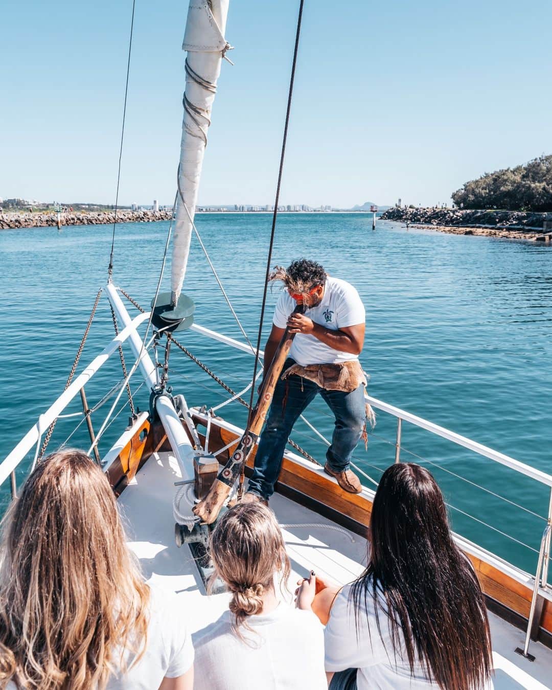 Australiaのインスタグラム：「Who else is ready to set sail? ⚓💫 Welcome aboard @saltwaterecotours, one of the newest members in the @discoveraboriginalexperiences family. Prepare for a captivating voyage infused with culture, maritime history, tantalizing bush tucker, and live music, all while cruising the serene waters of @queensland's #Mooloolaba on Gubbi Gubbi/Kabi Kabi Country. This @naidocweek will you opt for a Cultural Tour, groove to Sunset Cruise with Music, or indulge in a flavoursome Native Bushfood and Seafood Cruise? Perhaps all three? 🤭#seeaustralia #comeandsaygday #thisisqueensland #NAIDOCWeek2023 #ForOurElders #NAIDOCWeek #thisisNAIDOC」