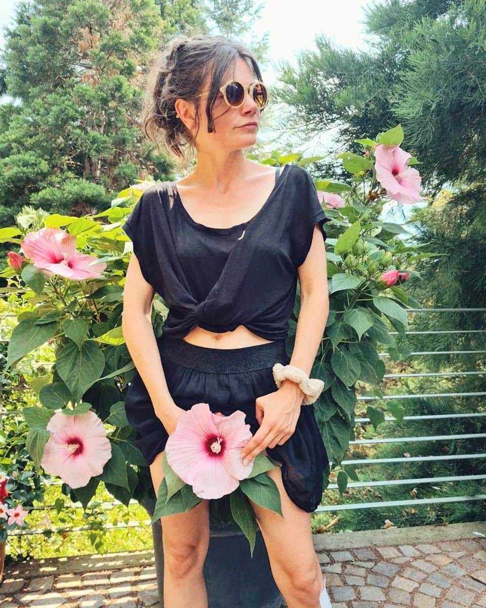 Joyce Ilgのインスタグラム：「smells like flower power 🌸」