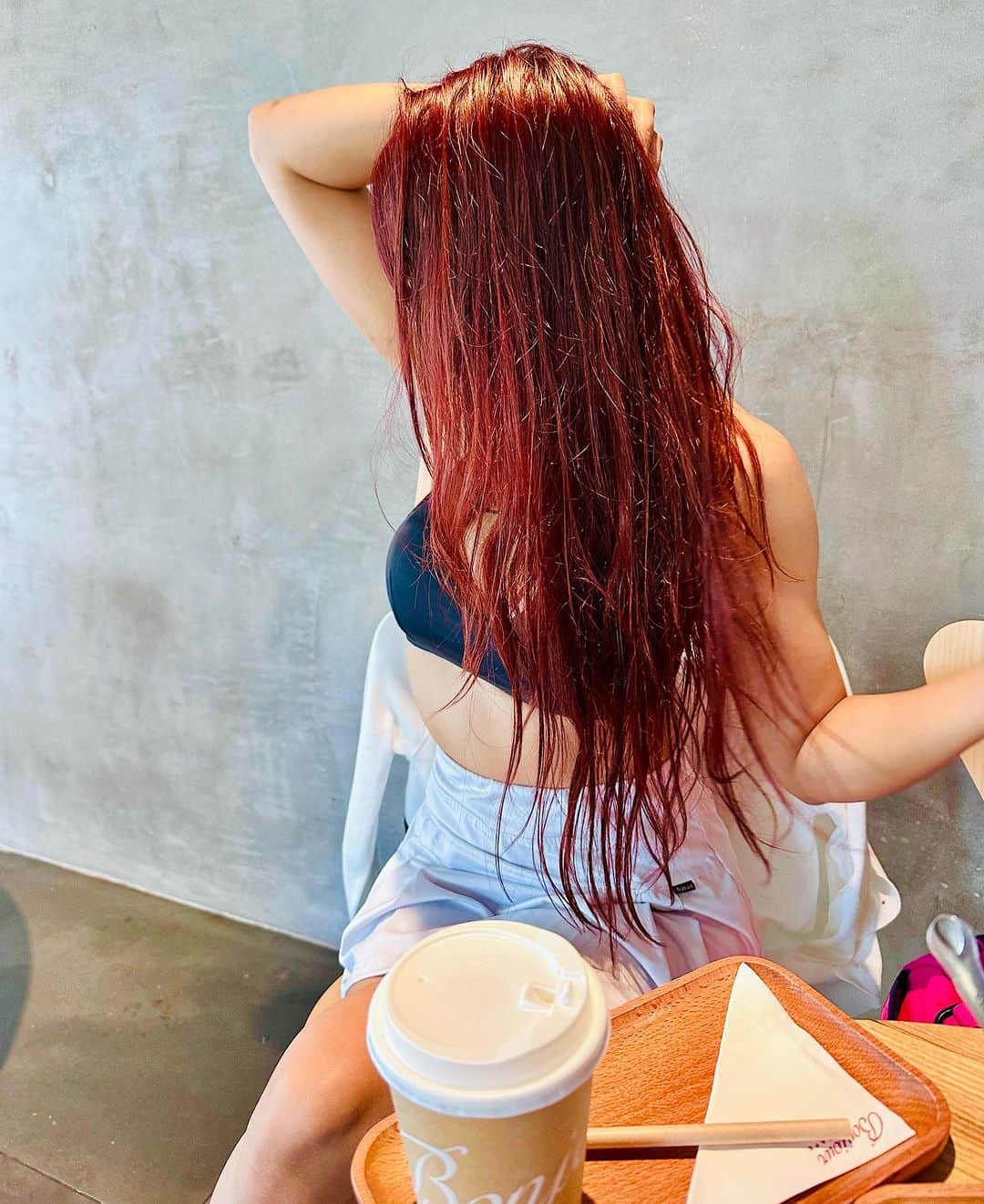 April Imanさんのインスタグラム写真 - (April ImanInstagram)「Feeling extra fiery with my new hair color❤️‍🔥❤️‍🔥❤️‍🔥 . . . . #apriliman #yogagirl #yogaandstrength #poledancer #poler #dancer #traininghard #workouteveryday #trainlikeagirl #summertime #summervibes #summerstyle #summeroutfit #femmefatale #femmesexy #outfitinspo #fashionblogger #fashionista #outfitpost #fitnessgirl #fitnessmodel #redhair #longhair #redhead #firered #hairtransformation #haircolor」7月8日 19時07分 - april_iman