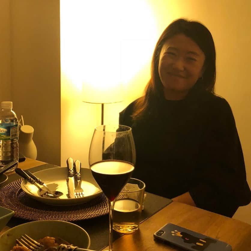 ゲコのインスタグラム：「피한방울 섞이지 않았음에도 친누나처럼 때로는 엄마처럼 20여년의 긴세월 묵묵히 함께 해준 우리 경민누나  많은 사람들에게 베풀었던 마음들 하늘에서 다 돌려 받으시고 그곳에서 신나게 파티하시고 그림도 그리시고 하고 싶었던거 다하시면서 사세요. 사랑합니다 우리 나중에 만나요」