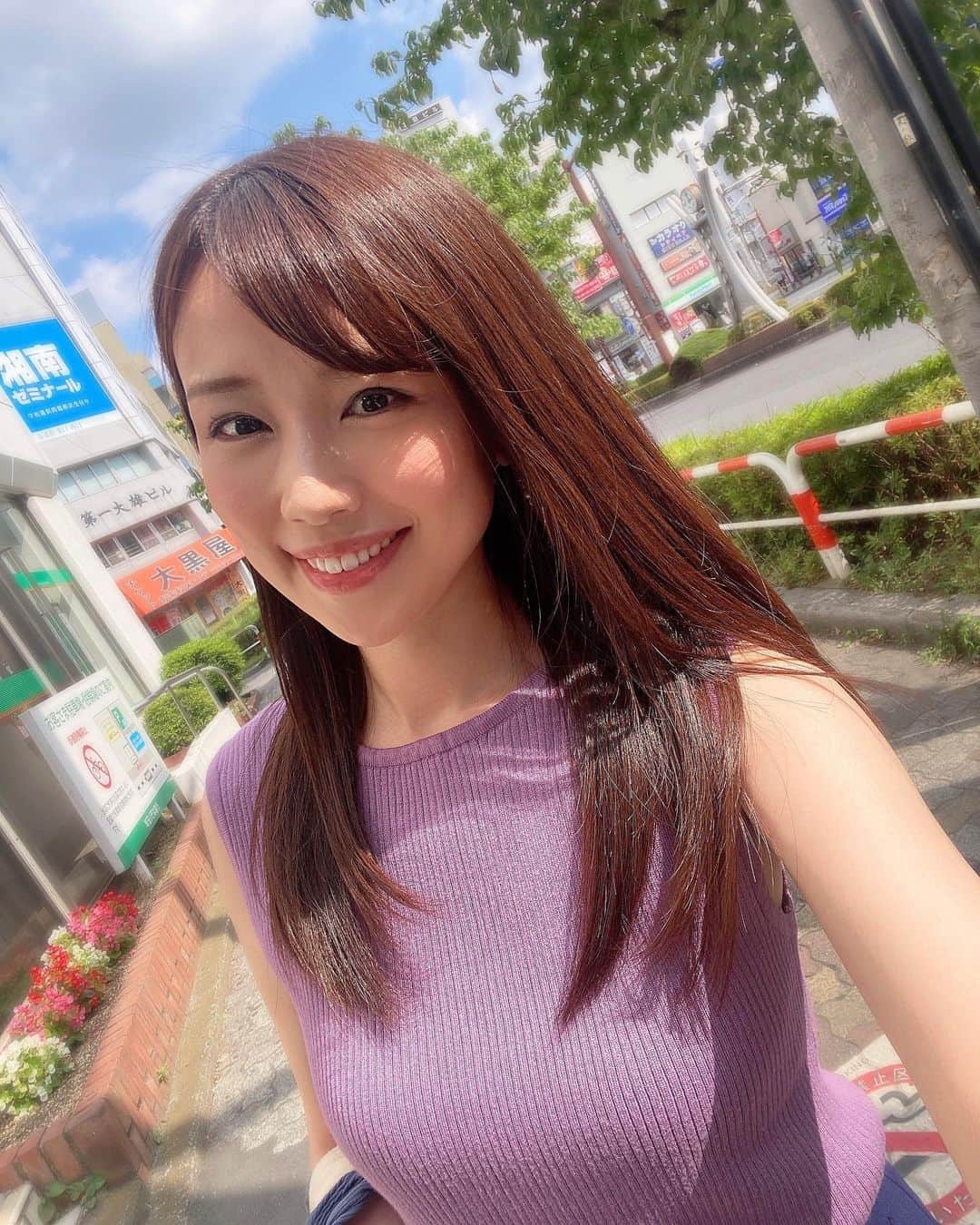 道岡桃子のインスタグラム：「【ご報告】  ついに…  お声掛けいただき…  ファンクラブができました〜！！  フォロワーさんが増えるにつれて、誹謗中傷なども増え、反響が大き過ぎることで、表では中々話せないことや、プライベートのこと、載せにくい写真なども増えてきました。  そこで、ファンクラブ限定のインスタでは、非公開の写真や動画を載せたり、ここだけのお話や、私物プレゼント企画、お話できるプランも作りました♪（このニットも抽選でプレゼントしますw）  以前から何度かインスタでアンケートをとらせてもらって、それを元に作りました。  私は正直一人で不安だらけなので、ぜひ仲間になっていただけると嬉しいです。お誕生日プレゼント代わりに入っていただけたら最高です！笑  https://community.camp-fire.jp/projects/view/682216  ファンクラブはストーリーズとハイライトからとべます♪  会員様は、非公開インスタ【もも組】にご招待します。  もも組の皆様に楽しんでいただけるよう、スタッフさんとも話し合いながら、心を込めてやっていきますので、どうぞよろしくお願いします！  #ファンクラブ  #アナウンサー」