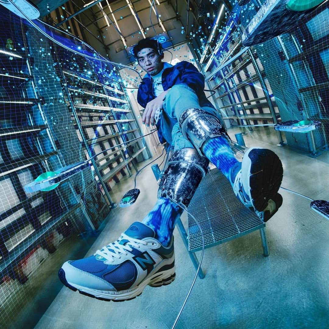 HYPEBEASTさんのインスタグラム写真 - (HYPEBEASTInstagram)「@hypebeastkicks: After the colorway leaked earlier in the week, the @newbalance 2002R “Cybernetics Blue” has officially been announced — and it turns out it’s an @atmos_tokyo collaboration.⁠ ⁠ atmos is no stranger to the 2002R of course, as it’s worked with New Balance on “2002RAT” and “Oasis” collabs in 2022 as well as offered store-exclusive colorways and remixed the 1906R, a model in the same vein as the 2002R. The upcoming iteration may appear on a heritage model, but it’s all about the future, drawing inspiration for its titular hue and accompanying campaign images from futuristic technology.⁠ ⁠ Expect it to release globally on July 15 for $160 USD.⁠ Photo: atmos」7月8日 19時30分 - hypebeast