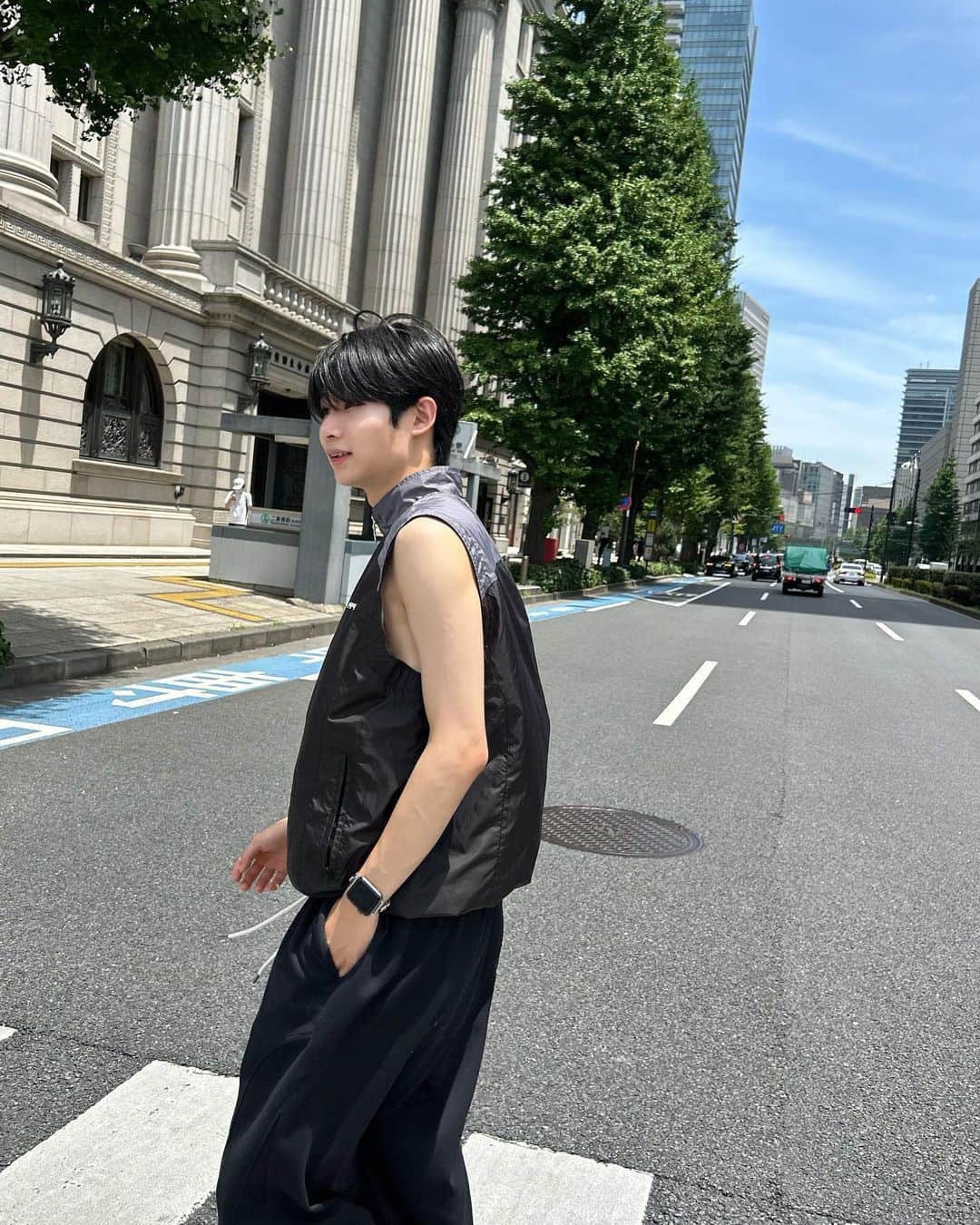 鈴木志音のインスタグラム：「Hibiya⛲️☁️ . . . #おんおん日記」