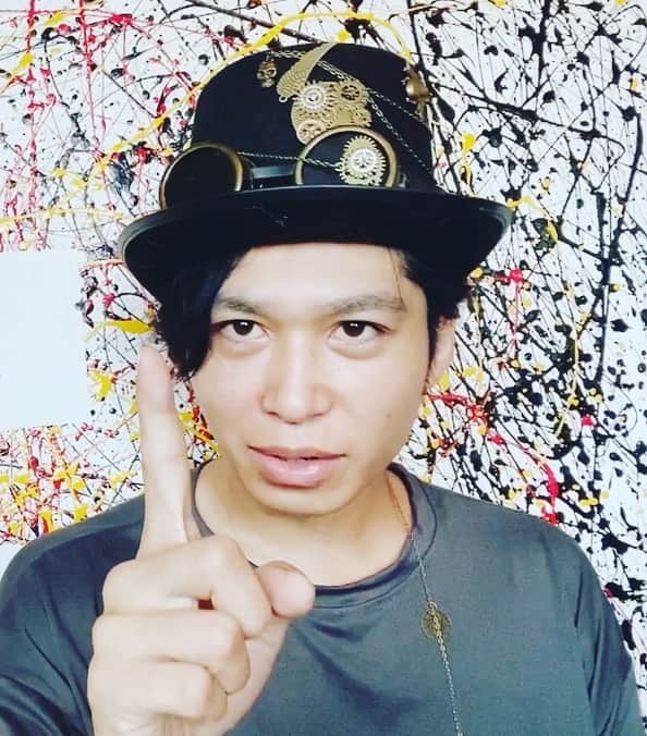 国沢一誠のインスタグラム：「説明しようれ【92の時間】とは3種類ある！ 【朝の時間】 【夜の時間】 【ディナータイム】  朝は比較的バラエティーよりのホラー番組！  夜はホラーど真ん中勝負！  ディナーは怪談だけをフルコースで味わってもらう！！  その3種類で92の時間である！」