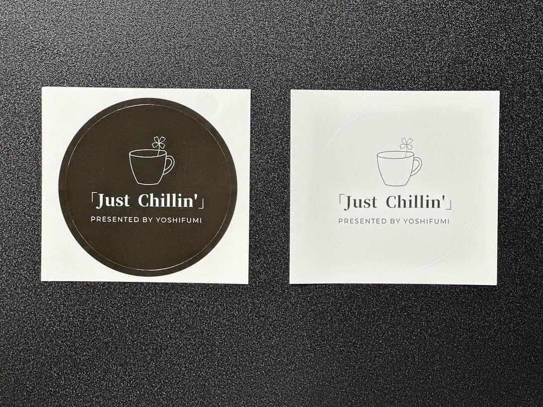 義文のインスタグラム：「7/17(月・祝)義文生誕祭 「Just Chillin'」販売グッズ☕︎  ・ステッカー 1枚 ¥500 (ブラック、ホワイトの2種)  ぜひイベントの記念にお手に取って頂けたらと思います🍀 よろしくお願いします😌  カフェオープンまで後9日！！ #斬波 #義文  #JustChillin #カフェ #珈琲が好き  #深煎り珈琲 #水出しコーヒー  #ブラックコーヒー派 #カフェステッカー」