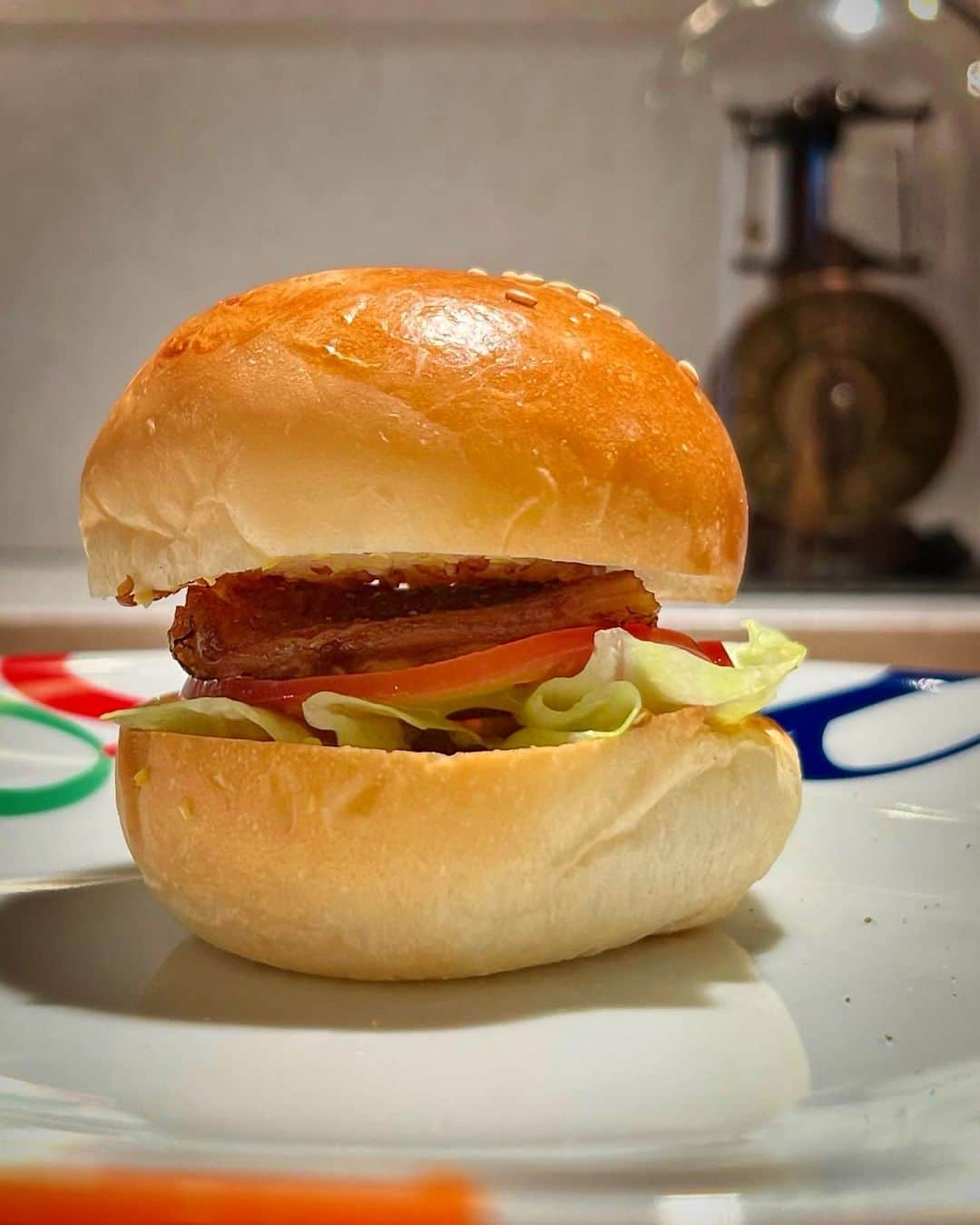 宮崎まこのインスタグラム：「うなぎ時任🗼麻布十番  5周年特別ランチ！ 初めてウナバーガー食べたぁ🍔美味しい高級バーガー🍔 うまき、うなぎ、肝、フルコースいつもながら最高でした！  おめでとうございます㊗️  #麻布十番グルメ #麻布十番 #時任 #うなぎ時任 #鰻 #鰻重 #うなぎ #unagi #unagidon #日本美食 #東京美食 #美食 #港区グルメ #うまき #酒スタグラム #お酒好きな人と繋がりたい #ワイン #wine #winelover #🍷 #champagne #シャンパン　#港区グルメ #鰻好きな人と繋がりたい #azabujuban #グルメ好きと繋がりたい #飯テロ #うまき」