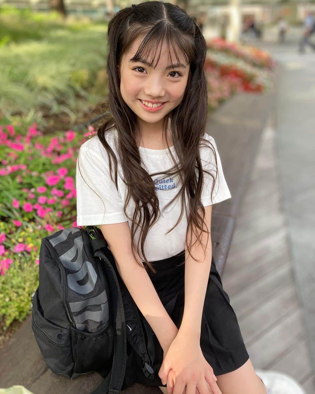 のインスタグラム：「•*¨*•.¸¸☆*･ﾟ  1年生の時に使ってたリュックが 最近またお気に入り♡  たくさん使お😳💓  #小学生女子#女の子コーデ#kidsfashion」