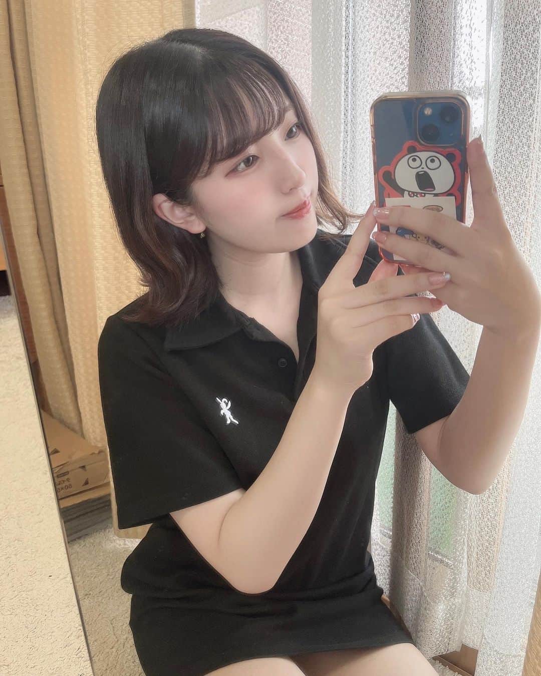郷杏樹のインスタグラム：「髪の毛切ったああああ!! ２年ぶりに美容院に行きました🩵 肩につかないくらいです( Ꙭ)  #ボブ #ショートボブ #ボブアレンジ」