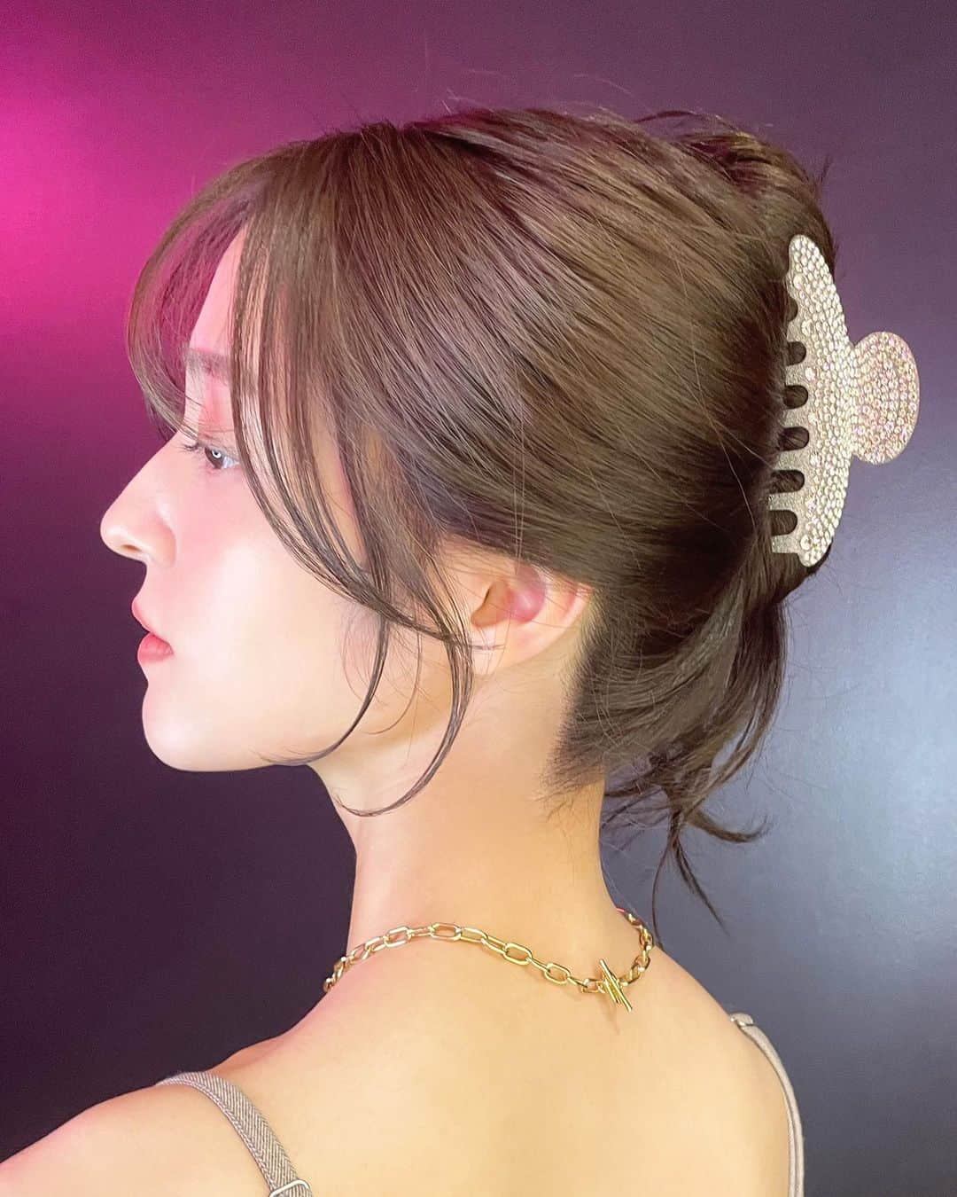 原涼香のインスタグラム：「#顔まわりカット ❤️ なりたいイメージをもとに似合わせますദി‪- ·̫ - ̳ ㅤㅤㅤㅤㅤㅤㅤㅤㅤㅤㅤㅤㅤ  #SHIMA#韓国ヘア#韓国スタイル#レイヤーカット#ワンホンヘア#ワンホン#ダークトーン#網紅#初カラー#暗髪#ベージュカラー#ラベンダーカラー#グレージュ#オリーブカラー#透明感カラー#銀座美容院#銀座美容室#美容師#시스루뱅#레이어드컷#koreanhair」