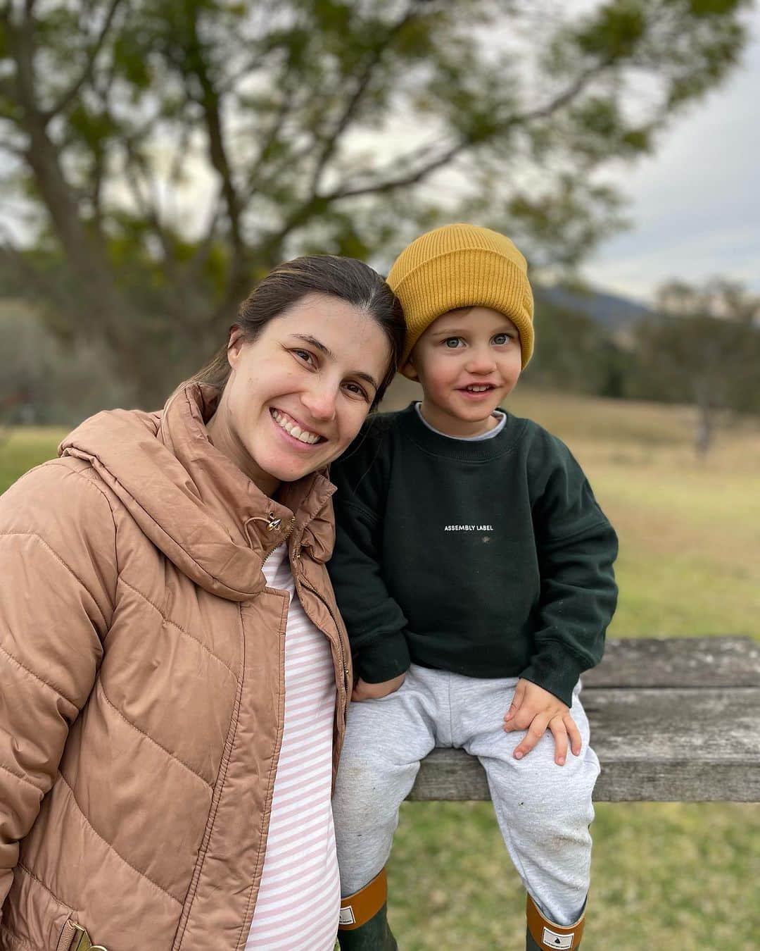 ダニエル・プリンスのインスタグラム：「Last weekend 🐑🌳🚜」