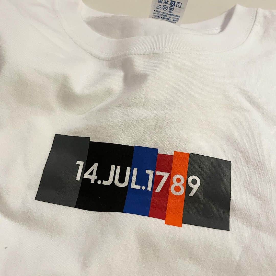 のインスタグラム：「もうすぐバスティーユの日 @donothingcongress」