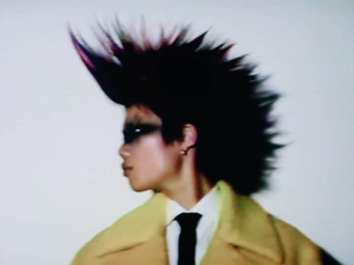V Magazineさんのインスタグラム動画 - (V MagazineInstagram)「#PunkOut | Let model @ka ...