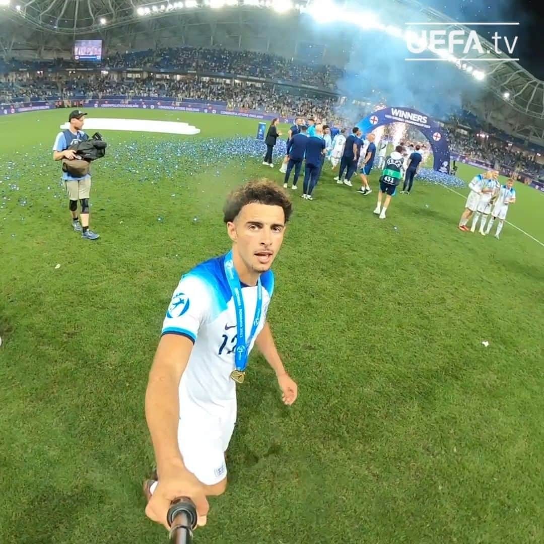UEFA.comのインスタグラム：「Over to you, Curtis... 😃  #U21EURO」