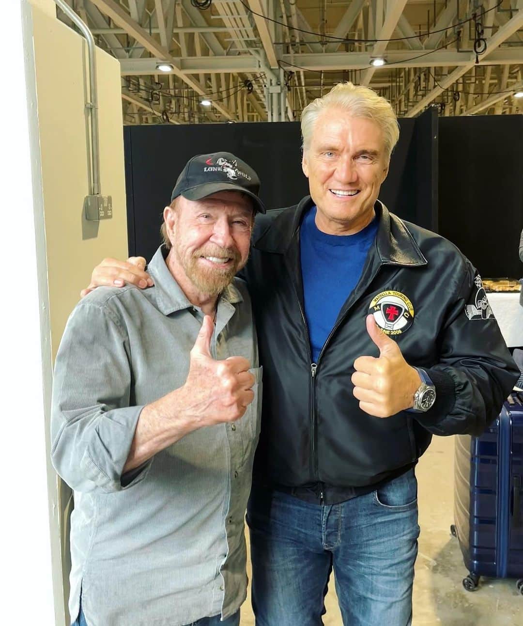 ドルフ・ラングレンのインスタグラム：「Haven’t seen Chuck Norris since Expendables 2. He was one of my great inspirations to get into karate. What a gracious and classy representative of the martial arts.🙏 Also fun seeing Danny Trejo and Temuera Morrison - two real tough guys. 👊」
