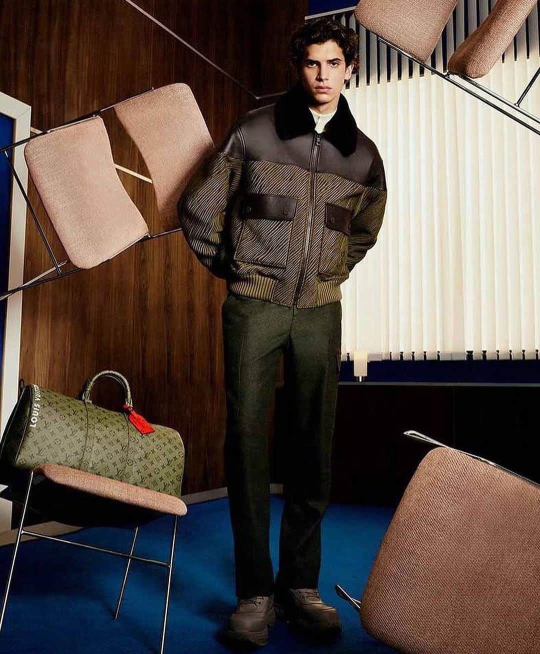 IMG Modelsのインスタグラム：「Peace in Chaos. ☮️ @hedi.bentekaya unveils #LouisVuitton (@louisvuitton)’s #Fall24 #menswear collection. #IMGmodels」