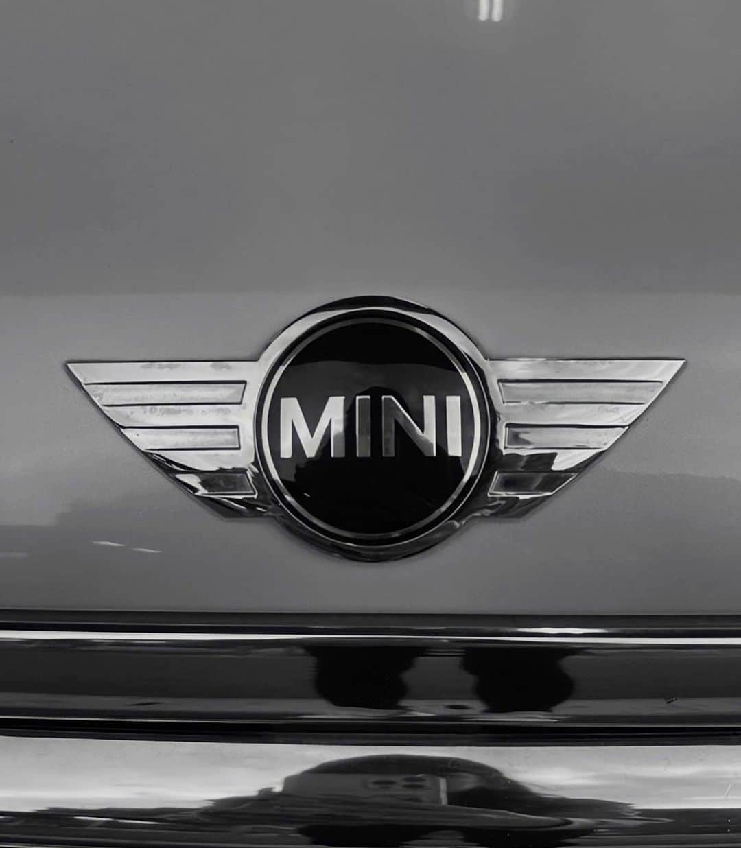 瀬戸南さんのインスタグラム写真 - (瀬戸南Instagram)「𝐌𝐢𝐧𝐢🖤  #mini#コンバーチブル」7月8日 22時09分 - minami_seto