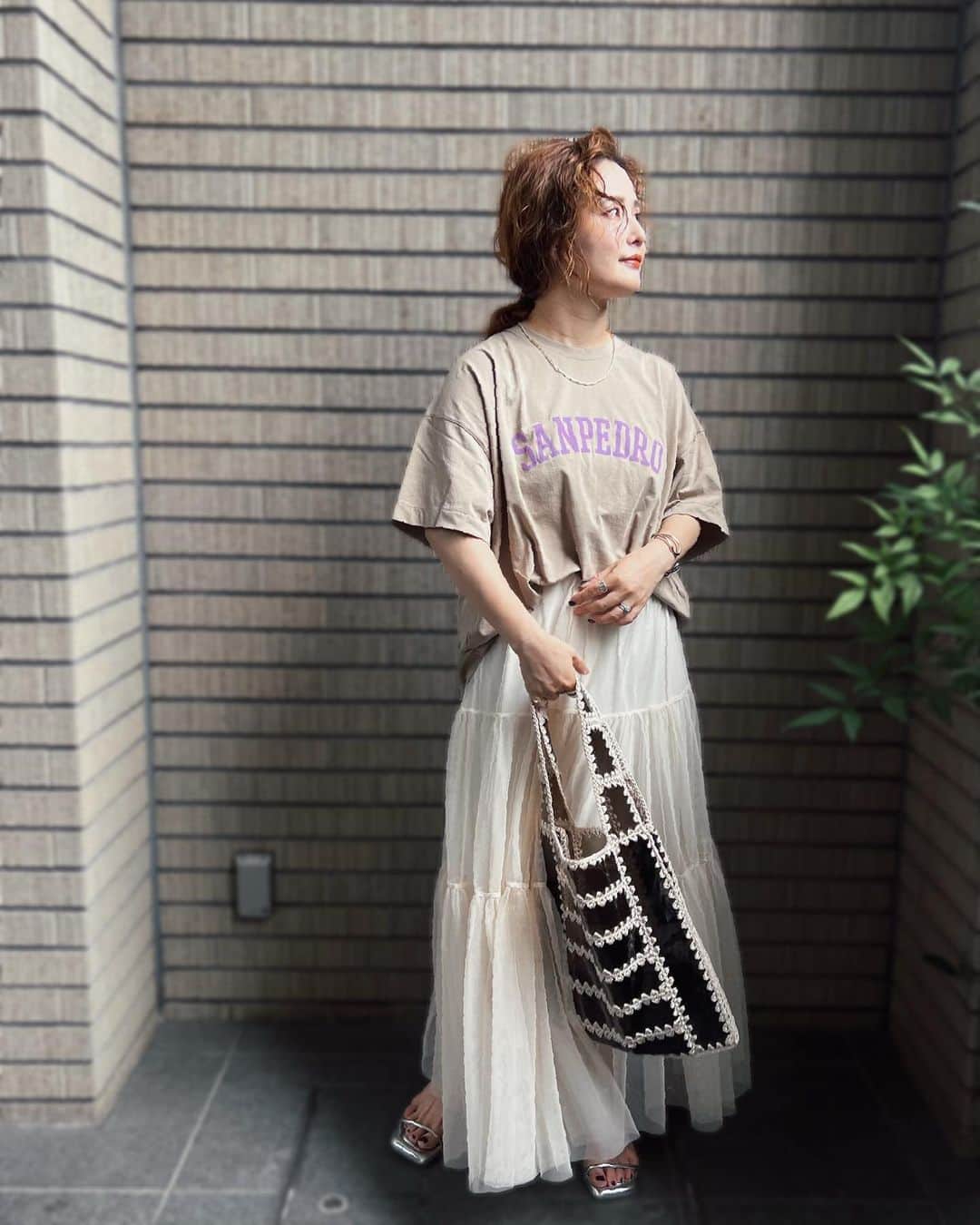 宮崎真梨子さんのインスタグラム写真 - (宮崎真梨子Instagram)「… #休日コーデ  セールでGETしたTシャツを早速着てみた💜 ∵ ∵ #マイカアンドディール #micaanddeal #tシャツコーデ #ワーママの休日」7月8日 22時18分 - miyamari92
