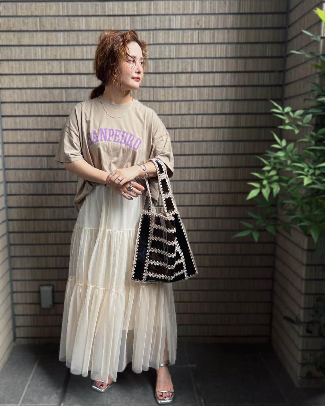 宮崎真梨子さんのインスタグラム写真 - (宮崎真梨子Instagram)「… #休日コーデ  セールでGETしたTシャツを早速着てみた💜 ∵ ∵ #マイカアンドディール #micaanddeal #tシャツコーデ #ワーママの休日」7月8日 22時18分 - miyamari92