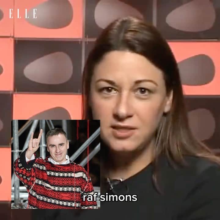 ELLE Brasilのインスタグラム：「Como seriam as críticas de Isabela Boscov (@realisabelaboscov) aos estilistas internacionais? Tomamos a liberdade de fazer essa brincadeira em versão fashion para falar dessa crítica de cinema que conquistou as redes sociais.  Isabela migrou da imprensa escrita para as redes sociais, para onde carregou, com a mesma elegância e senso de humor, os textos que escrevia para a mídia impressa. Observações que pontuavam as resenhas – como a de que Kristen Stewart atua com a expressão de uma aluna enfastiada na aula de química ou a comparação do sibilar irritante da atriz Gong Li a uma panela de pressão no fogo – ganharam seu tom de voz e uma expressão indisfarçável de desapontamento ou alegria. O resultado? Um fenômeno no mundo virtual, com mais de 702 mil assinantes no seu canal no YouTube, 88 mil no Instagram e 89 mil no TikTok.  Em elle.com.br, contamos a história dessa jornalista que se reinventou, do texto impresso para o mundo dos influenciadores digitais, inspirando memes e conquistando uma nova geração de espectadores com bom-humor. Não deixe de ler!」