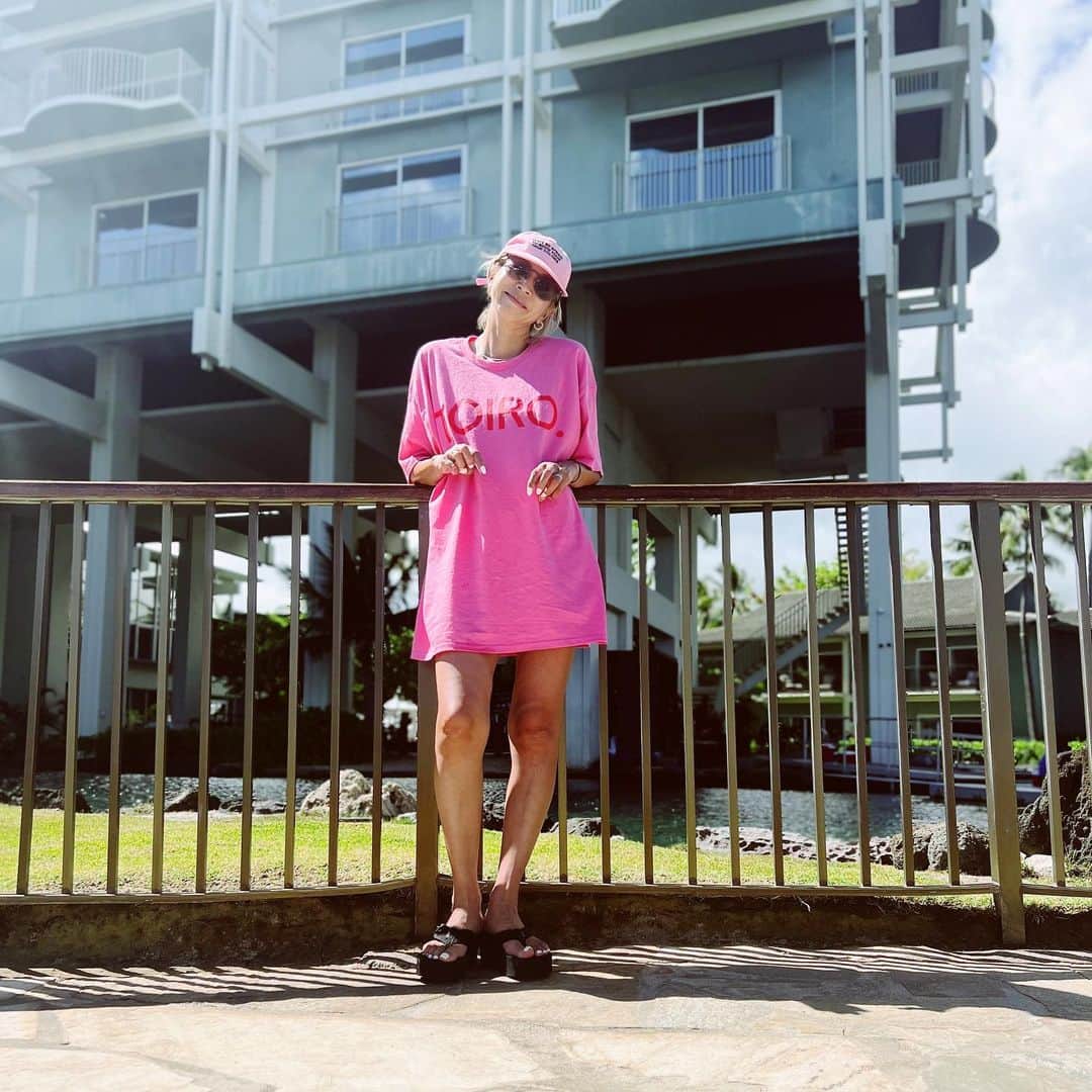 西山美希子のインスタグラム：「予想をはるかに上回るたくさんのオーダー頂きビックリしながら、ゆかちゃんと毎日喜びを分かち合っています🥰オーダーしてくださったみなさま、ホントにホントにありがとうございます💙💚締め切りは明日までとなります🙇‍♀️引き続きどうぞ宜しくお願い致します🤲　#TOIRO #TOIRO.」