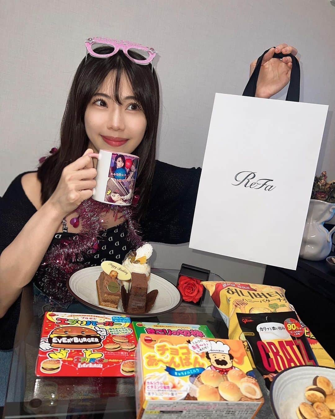 鈴木ふみ奈さんのインスタグラム写真 - (鈴木ふみ奈Instagram)「誕生日weekは沢山の方にお祝いして頂きました🎂💕 1番最初はれーなちゃんにサプライズでお祝いしてもらったよ🥳 嬉しかったなあ♡  #birthday #田中れいな ちゃん」7月8日 22時55分 - fuminasuzuki