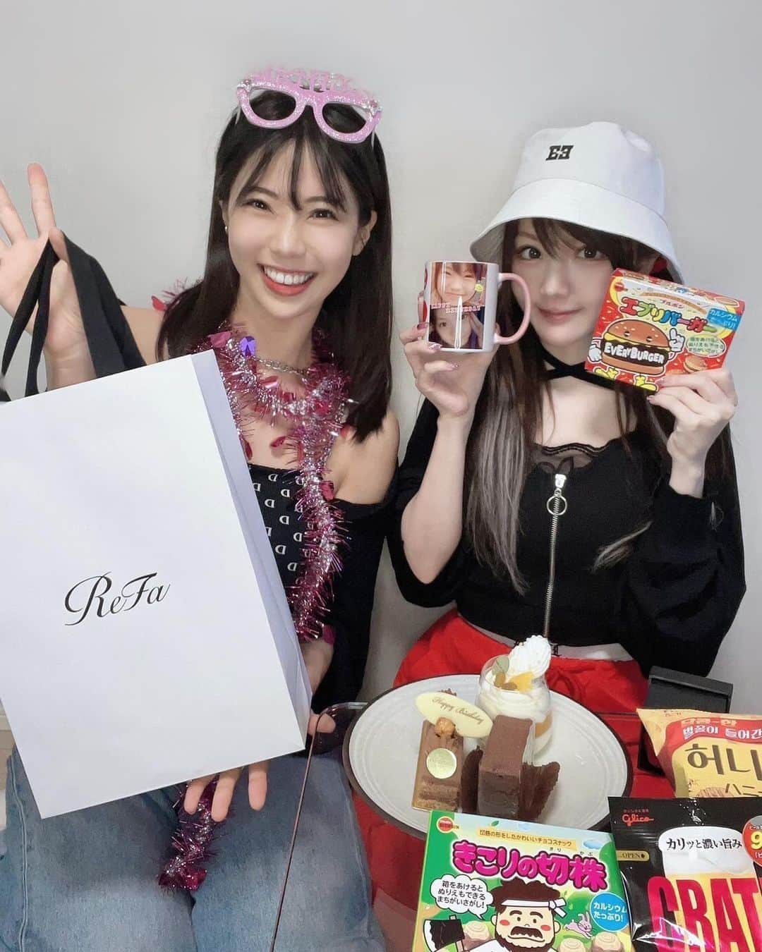 鈴木ふみ奈さんのインスタグラム写真 - (鈴木ふみ奈Instagram)「誕生日weekは沢山の方にお祝いして頂きました🎂💕 1番最初はれーなちゃんにサプライズでお祝いしてもらったよ🥳 嬉しかったなあ♡  #birthday #田中れいな ちゃん」7月8日 22時55分 - fuminasuzuki