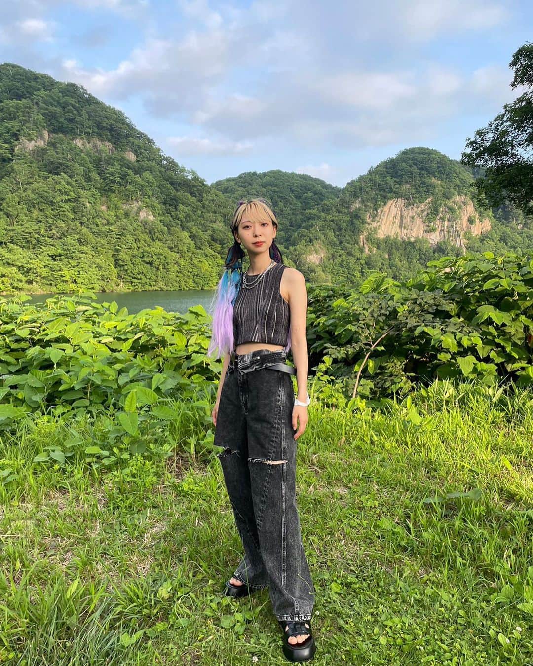 竹内アンナさんのインスタグラム写真 - (竹内アンナInstagram)「ㅤㅤㅤㅤㅤㅤㅤㅤㅤㅤㅤㅤㅤ  みんなの笑顔と自然を心いっぱいに感じて、 ほんとにほんとにしあわせだった〜！ ㅤㅤㅤㅤㅤㅤㅤㅤㅤㅤㅤㅤㅤ まさに祝祭、 わたしにとってもご褒美みたいな1日でした。 ㅤㅤㅤㅤㅤㅤㅤㅤㅤㅤㅤㅤㅤ 暑い中、一緒に踊って歌ってくれたみんな ありがとうございました！ ㅤㅤㅤㅤㅤㅤㅤㅤㅤㅤㅤㅤㅤ 最高のフェスだ、 また来れますように🌿  #gankefes」7月8日 22時57分 - annasingguitar