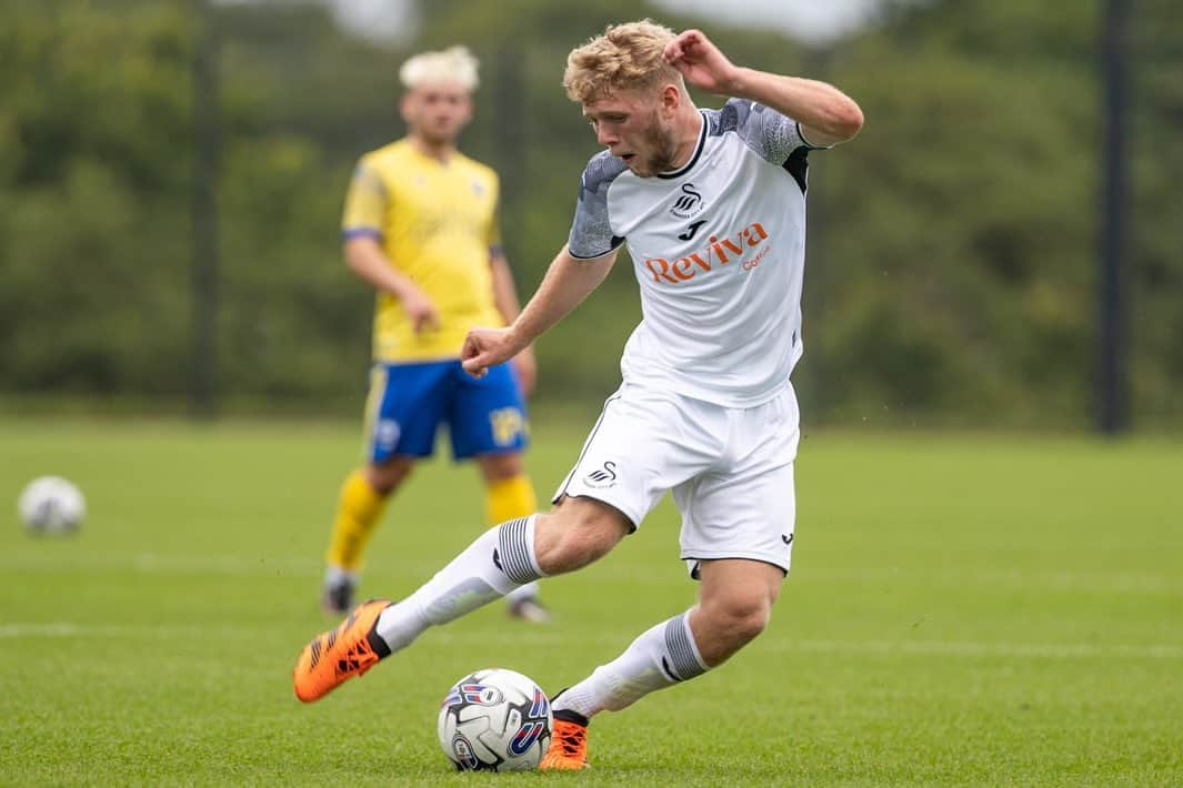 スウォンジー・シティAFCさんのインスタグラム写真 - (スウォンジー・シティAFCInstagram)「The Swans began their pre-season campaign with a 2-0 victory over @haverfordwestafc at Fairwood 🦢」7月8日 23時08分 - swansofficial